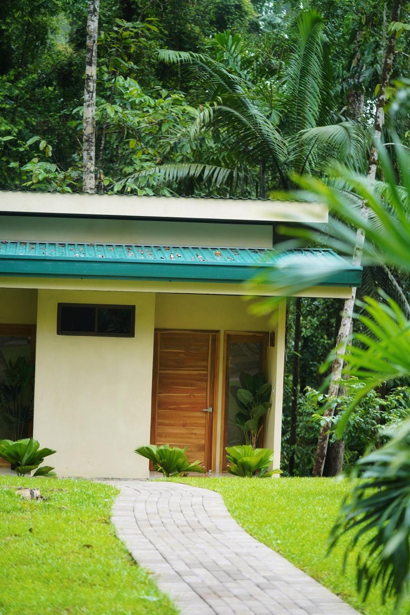 Fauna Lodge *